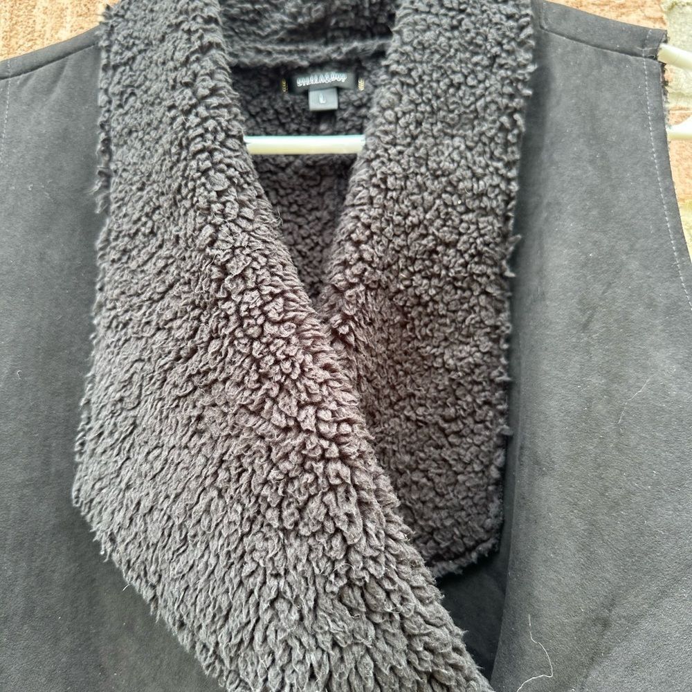 Willow & Clay Women's Black Shearling & Faux Suede Vest
